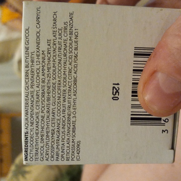 Mosturizer and primer in one featuring cactus water with hyaluronic acid - Picture 11 of 12